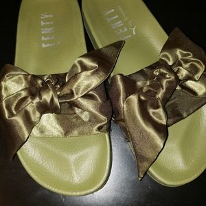 Fenty bow slides